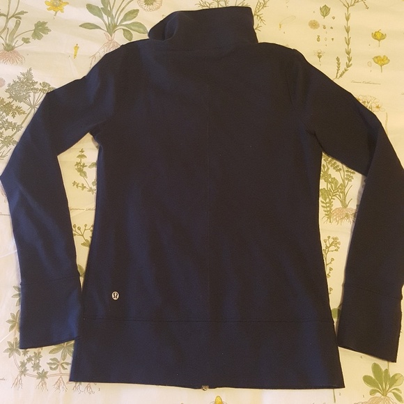 Lululemon navy blue jacket - Picture 3 of 5